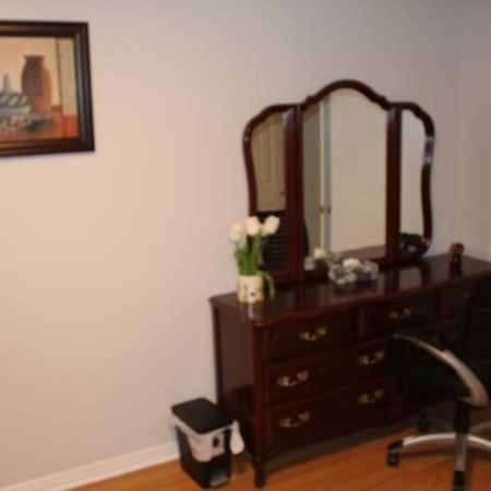 Leila'S Place-Basement Apartment In Private Home Gatineau Bagian luar foto